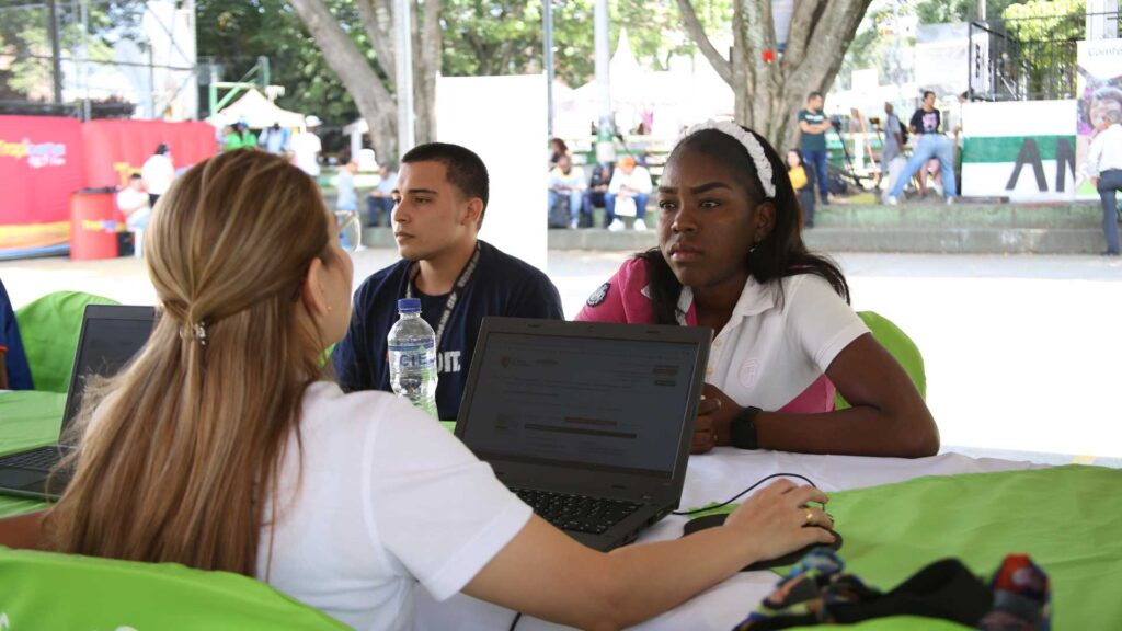 Disponibles-mas-de-900-empleos-en-Antioquia-hay-mas-de-350-en-el-Oriente