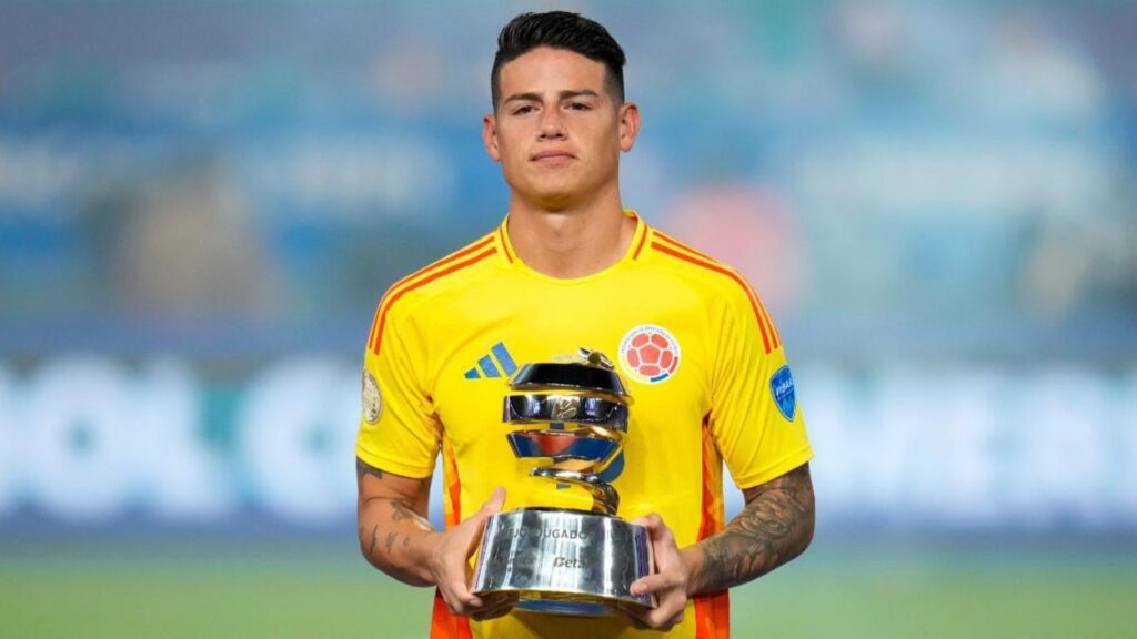 James-Rodriguez-galardonado-por-la-Conmebol-como-mejor-jugador-de-la-Copa-America