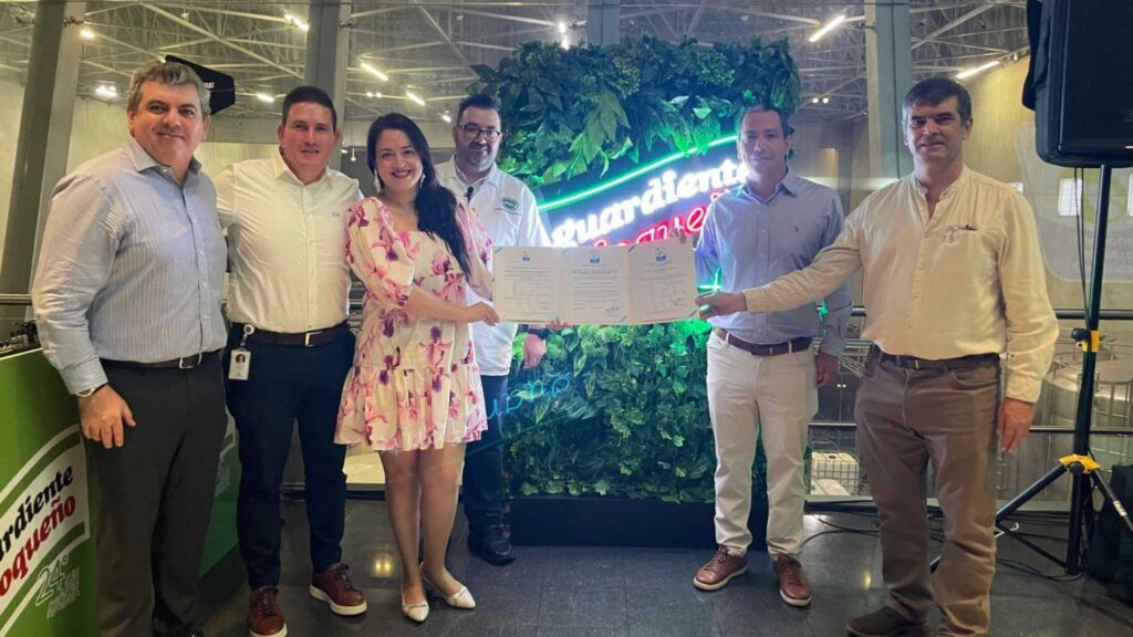 Aguardiente-Sin-Azucar-recibe-primer-sello-de-carbono-neutro-en-Suramerica