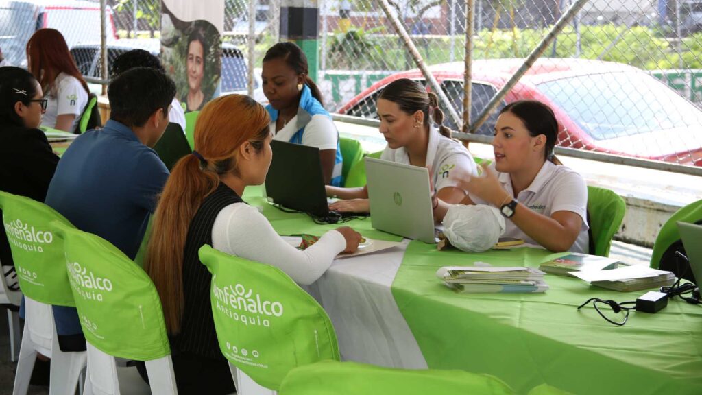 Comfenalco-ofrece-1336-vacantes-en-el-Departamento-282-serian-en-el-Oriente