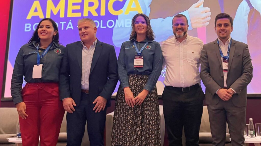 Rionegro-presento-ponencia-sobre-Movilidad-Sostenible-en-Foro-de-la-UNESCO