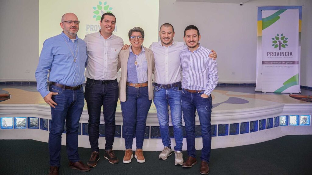 Se-Firma-acuerdo-para-construir-Red-Integral-de-Salud-en-la-Provincia-Aguas-Bosques-y-Turismo