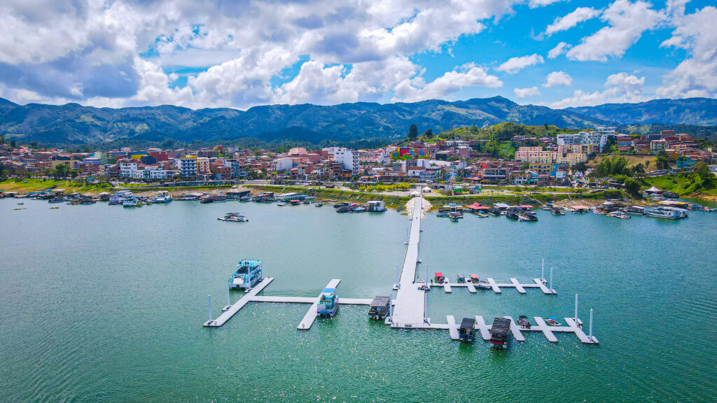 Guatapé en la zona de Embalses, referente turístico internacional – Foto: Osbaldo Jaramillo